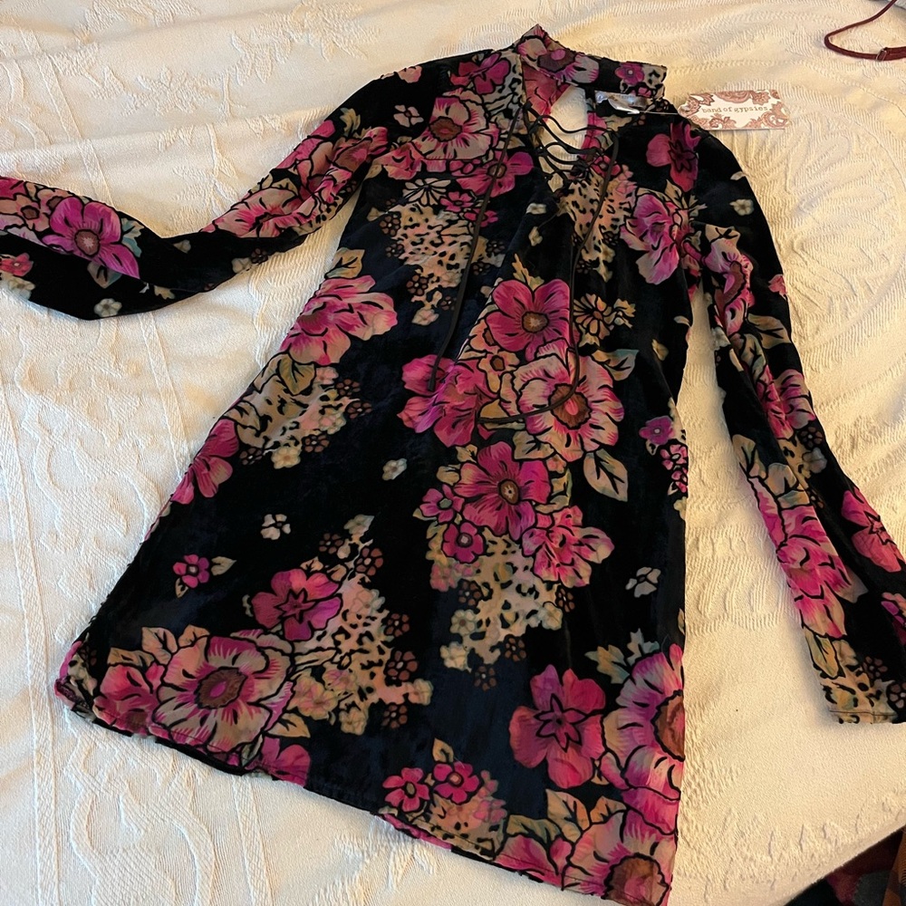 Band of Gypsies Floral Mini Dress - Black and Pink